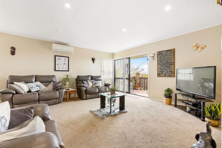 Photo of property in 9 Clearview Heights, Ranui, Auckland, 0612