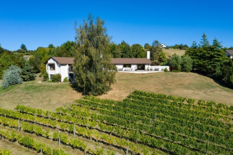 Photo of property in 128 Ferndale Way, Rangatira Park, Taupo, 3384