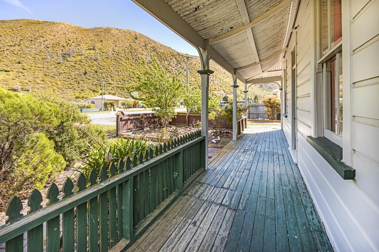 Photo of property in 58 Gordon Street, Kurow, 9435