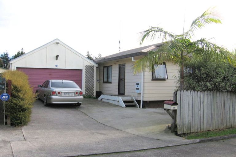Photo of property in 2/13 Kirklow Place, Goodwood Heights, Auckland, 2105