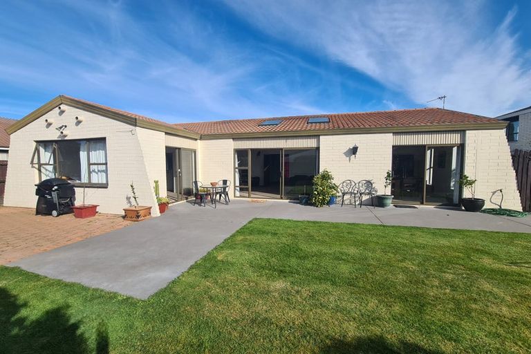 Photo of property in 15 Applewood Place, Casebrook, Christchurch, 8051