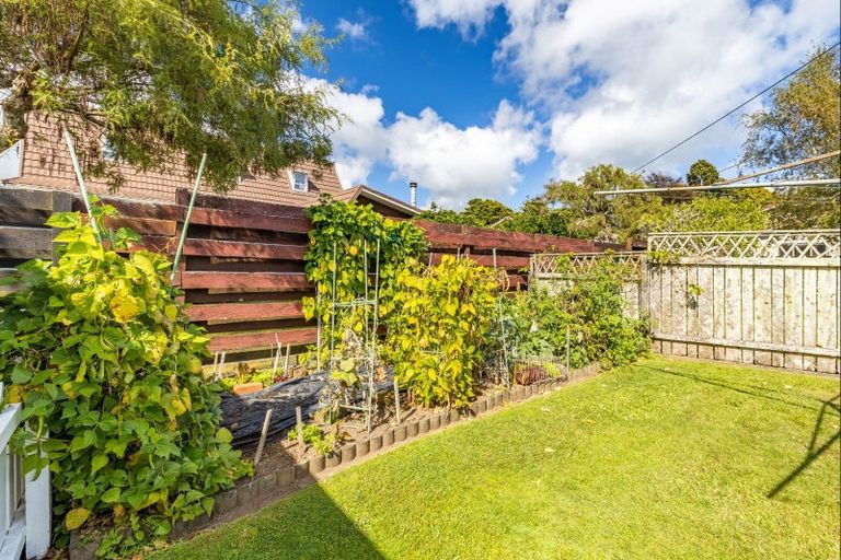 Photo of property in 4 Poplar Grove, Whalers Gate, New Plymouth, 4310