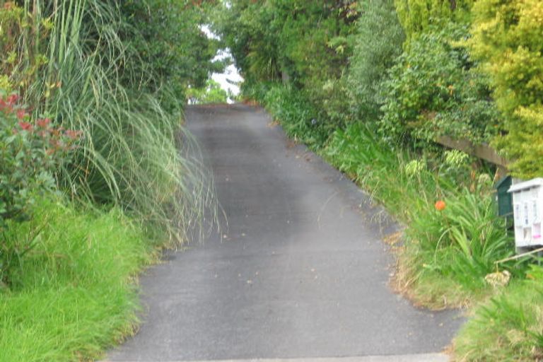 Photo of property in 2/80a Park Rise, Campbells Bay, Auckland, 0630