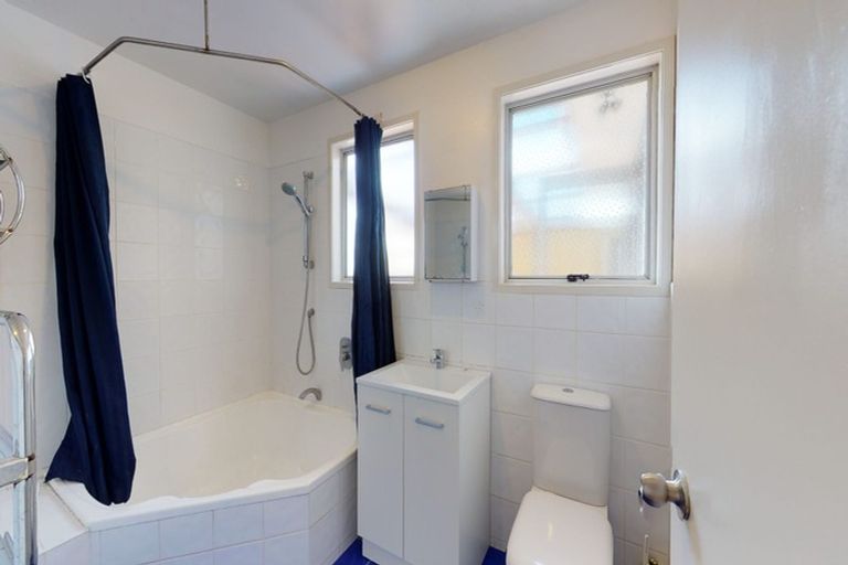 Photo of property in 8 Leatham Crescent, Opaheke, Papakura, 2113