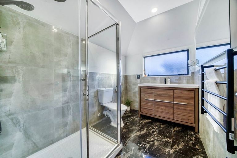 Photo of property in 1/6 Eastern Beach Road, Eastern Beach, Auckland, 2012