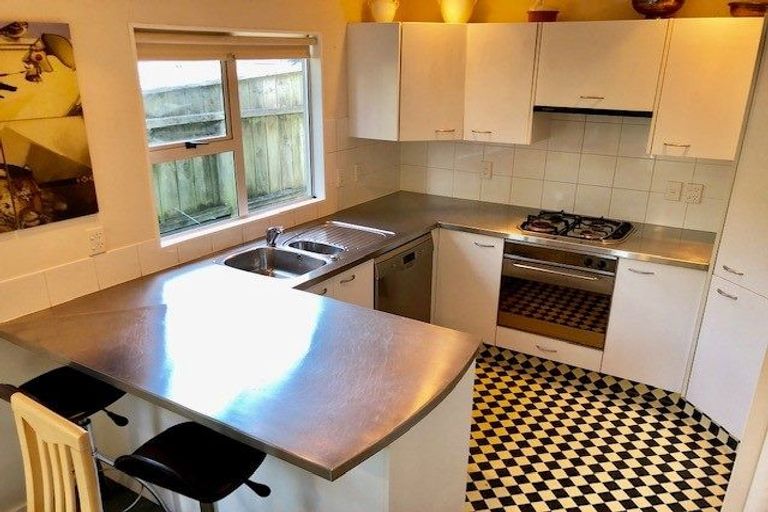 Photo of property in 3/60 Pirie Street, Mount Victoria, Wellington, 6011