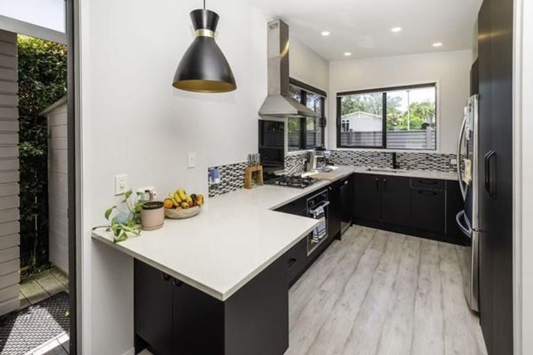 Photo of property in 19 Janet Street, Sunnyhills, Auckland, 2010