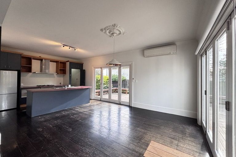 Photo of property in 12 Roosevelt Avenue, St Albans, Christchurch, 8014
