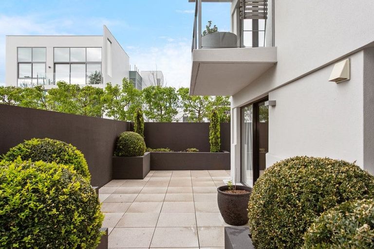 Photo of property in 2/18 Carlton Mill Road, Merivale, Christchurch, 8014