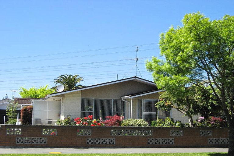 Photo of property in 2/12a Hartford Street, Burnside, Christchurch, 8053