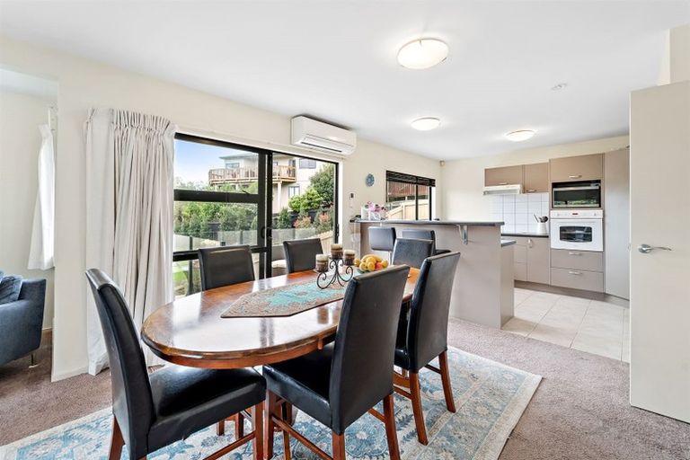 Photo of property in 16 Landvale Court, Browns Bay, Auckland, 0630