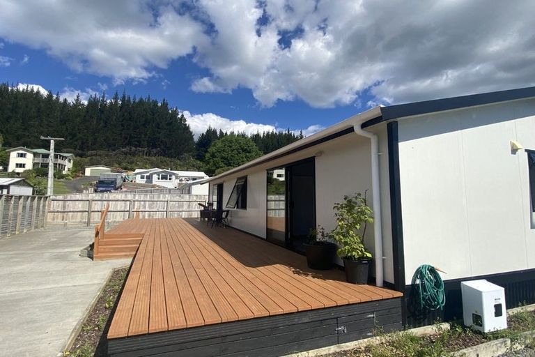 Photo of property in 18a Norana Road, Maoribank, Upper Hutt, 5018