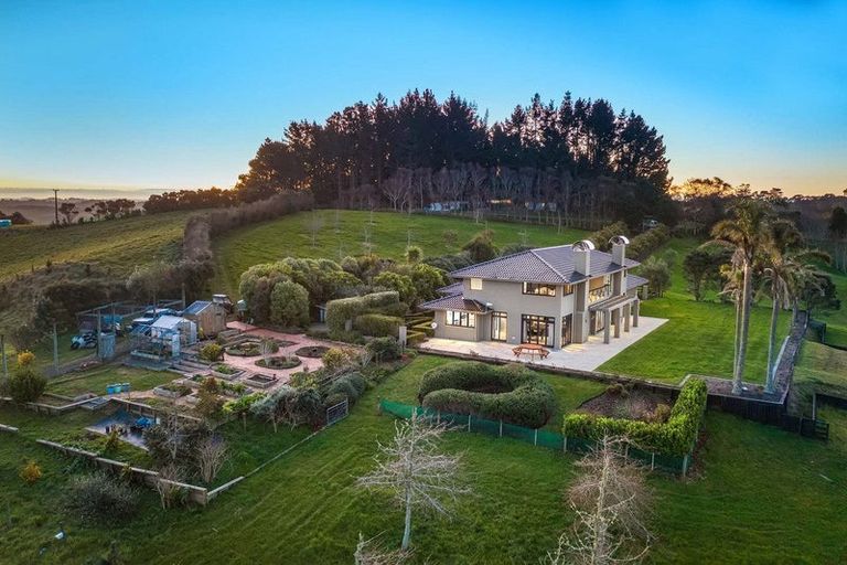 Photo of property in 141 Valley Road, Waitoki, Kaukapakapa, 0871