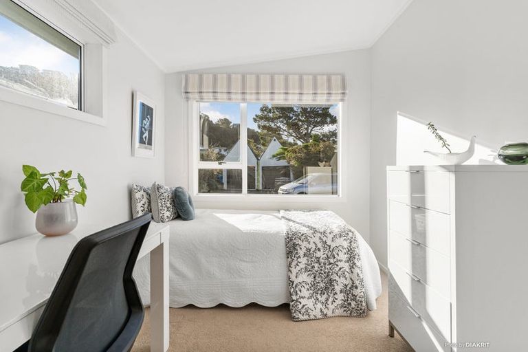 Photo of property in 19 Breton Grove, Kingston, Wellington, 6021