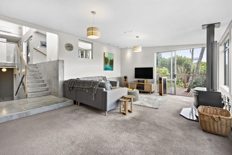 Photo of property in 31 Highbury Crescent, Highbury, Wellington, 6012