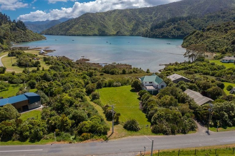 Photo of property in 573 Port Underwood Road, Whatamango Bay, Picton, 7281