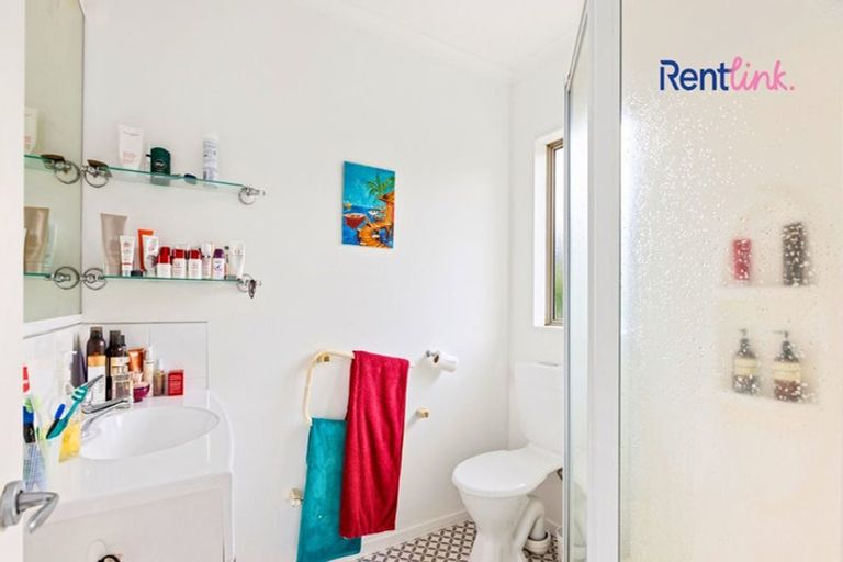 Photo of property in 18 Lysaght Place, Welcome Bay, Tauranga, 3112