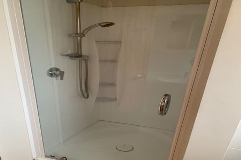 Photo of property in 17 Resolution Place, Bryndwr, Christchurch, 8053