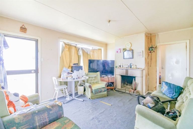 Photo of property in 14 Egmont Street, Patea, 4520