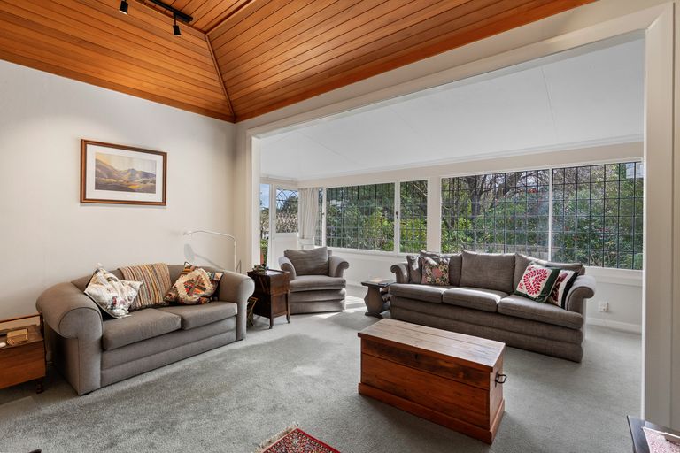 Photo of property in 11 Howard Street, Macandrew Bay, Dunedin, 9014