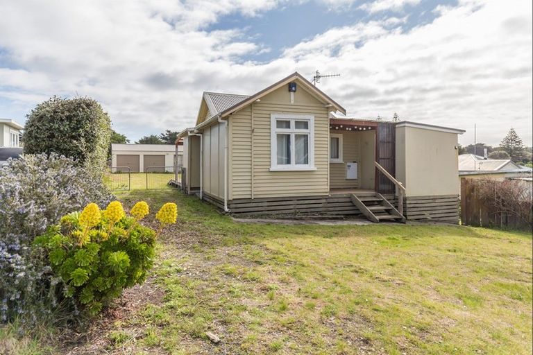 Photo of property in 22 Kauwhata Street, Himatangi Beach, Foxton, 4891