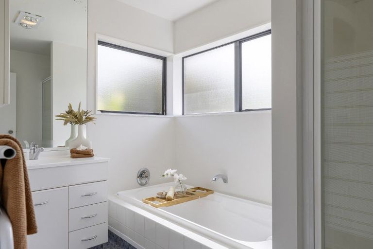 Photo of property in 2/26 Robinson Terrace, Rangatira Park, Taupo, 3330