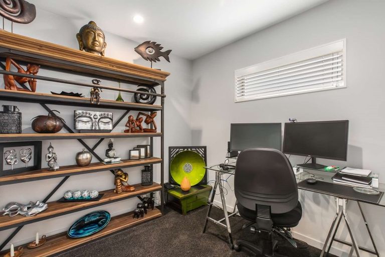 Photo of property in 74a Buscomb Avenue, Henderson, Auckland, 0610