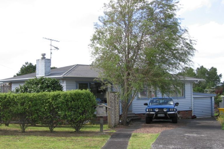 Photo of property in 40 Fairclough Road, Beach Haven, Auckland, 0626