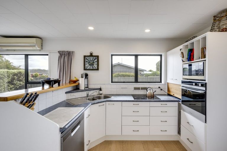 Photo of property in 52 Guppy Road, Greenmeadows, Napier, 4112
