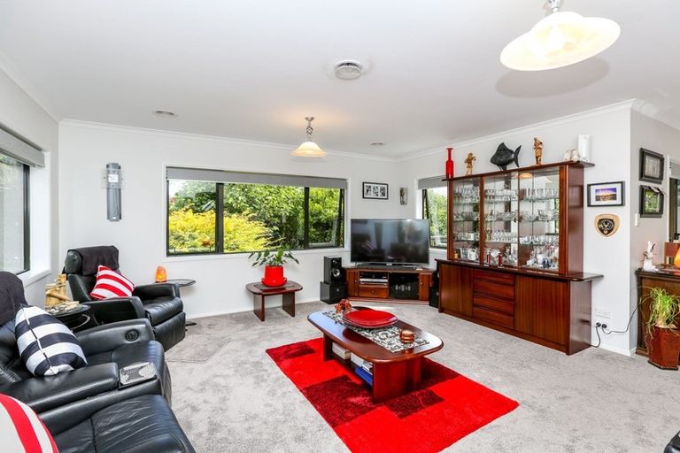 Photo of property in 5 Ashmore Drive, Frankleigh Park, New Plymouth, 4310