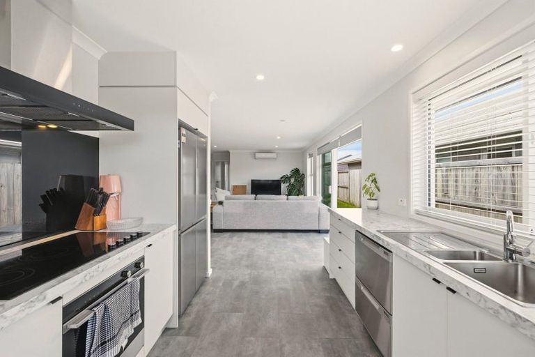 Photo of property in 3 Furlong Road, Papamoa, 3118