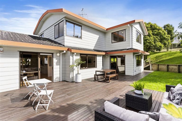 Photo of property in 1/9 Marigold Place, Mairangi Bay, Auckland, 0630