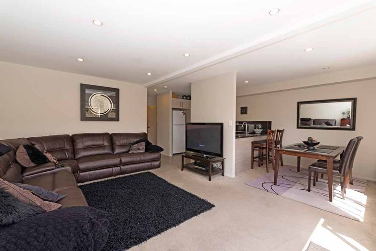 Photo of property in 15/45a Swanson Road, Henderson, Auckland, 0610