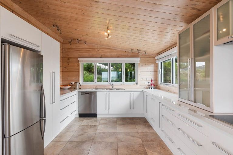 Photo of property in 28 Champion Place, Pauanui, Hikuai, 3579