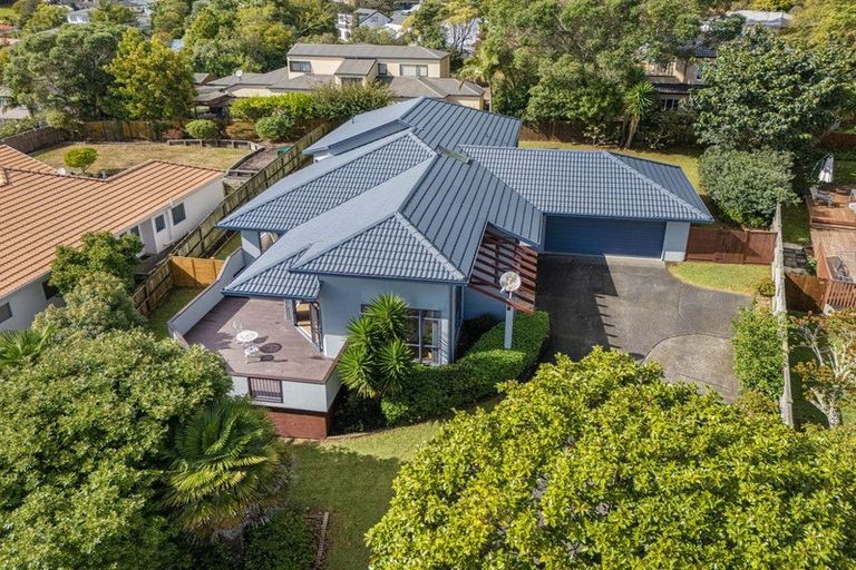 Photo of property in 17 Jacanas Place, Unsworth Heights, Auckland, 0632