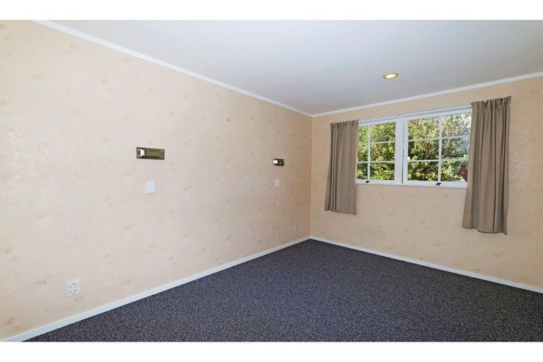 Photo of property in 19 Cyclarama Crescent, Massey, Auckland, 0614
