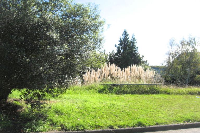 Photo of property in 37 Charles Dickens Drive, Mellons Bay, Auckland, 2014