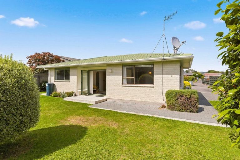 Photo of property in 48a Rewarewa Crescent, Waikanae, 5036