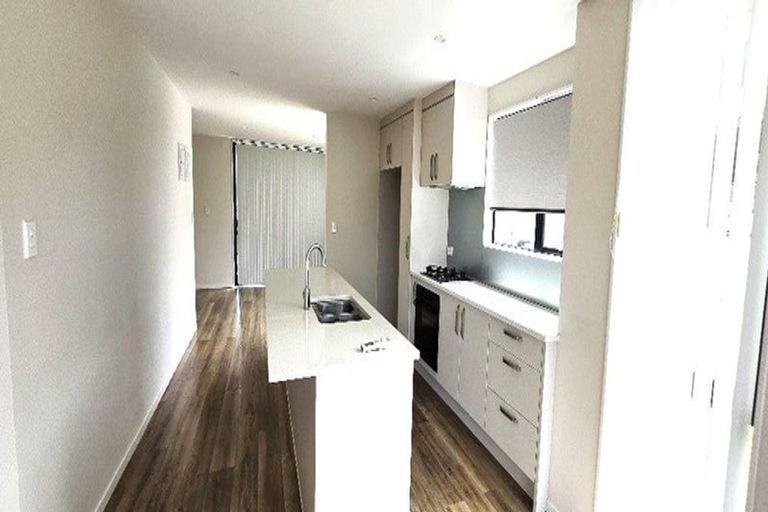 Photo of property in 72 Seafarer Crescent, Stanmore Bay, Whangaparaoa, 0932