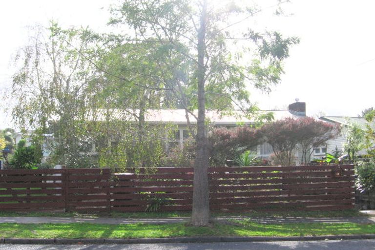 Photo of property in 39 Kamara Road, Glen Eden, Auckland, 0602