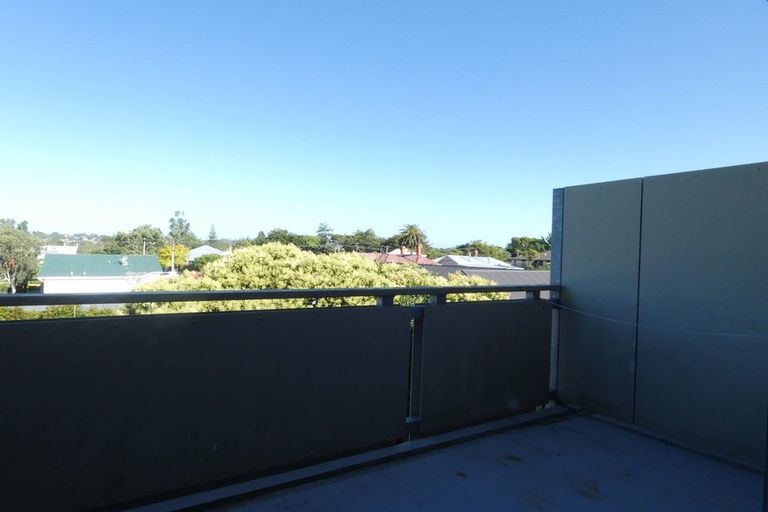 Photo of property in 325/26 Morningside Drive, Morningside, Auckland, 1025