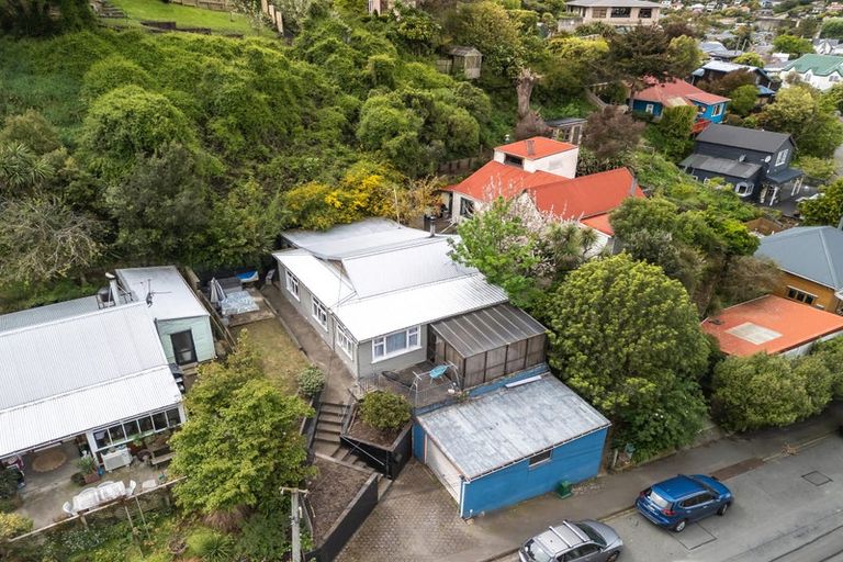 Photo of property in 22 Hawkhurst Road, Lyttelton, 8082