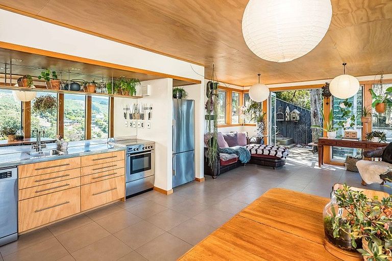 Photo of property in 15 Renown Road, Raumati South, Paraparaumu, 5032