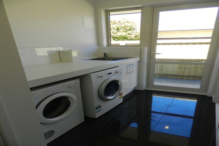 Photo of property in 92 Palmers Road, New Brighton, Christchurch, 8083