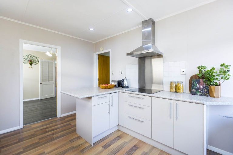 Photo of property in 61 Oregon Drive, Maoribank, Upper Hutt, 5018