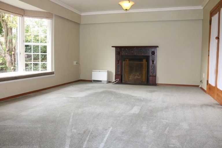 Photo of property in 140 Victoria Avenue, Hokowhitu, Palmerston North, 4410