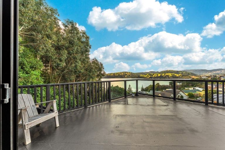 Photo of property in 12 The Topdeck, Whitby, Porirua, 5024