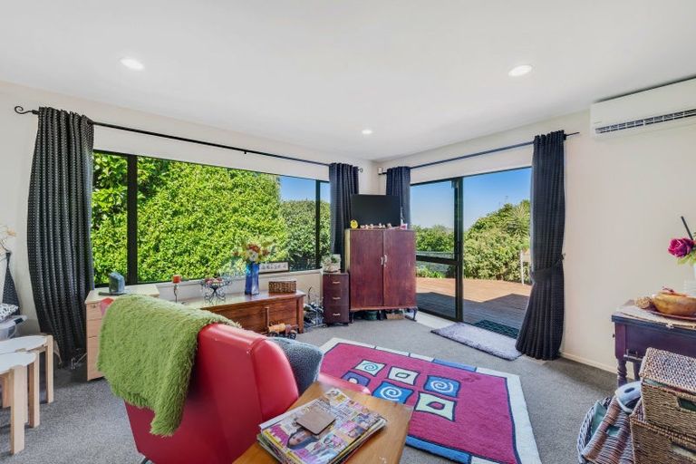 Photo of property in 24 Santa Cruz Drive, Shamrock Park, Auckland, 2016