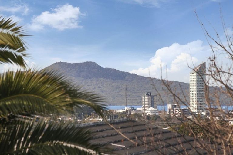 Photo of property in 8 Cashmere Place, Glenfield, Auckland, 0629