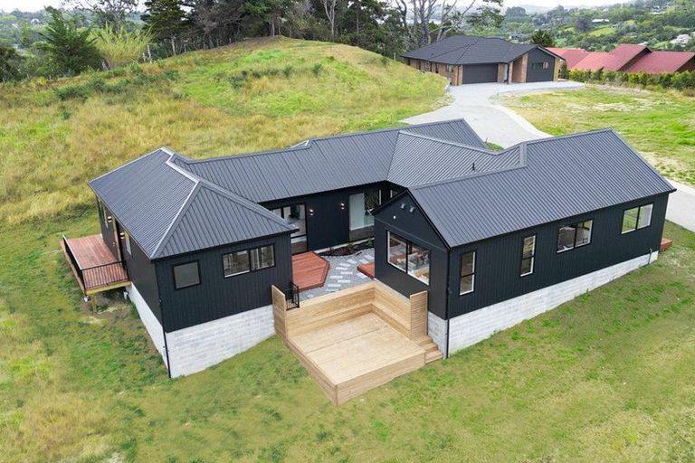 Photo of property in 20 Awanui Road, Red Beach, 0932